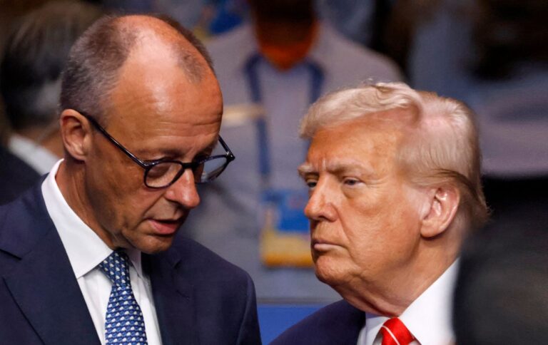 Мерц планує обговорити з Трампом спільні зусилля для завершення війни в Україні                                                                    
                     13.10.2025 - 21:22